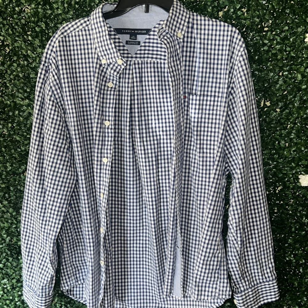 TOMMY HILFIGER BUTTON UP